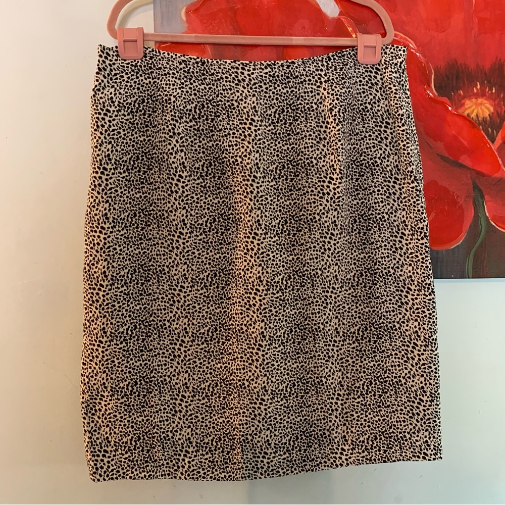 CASUAL CORNER Women Lightweight Silk Pencil Skirt Animal Print Lined 16W